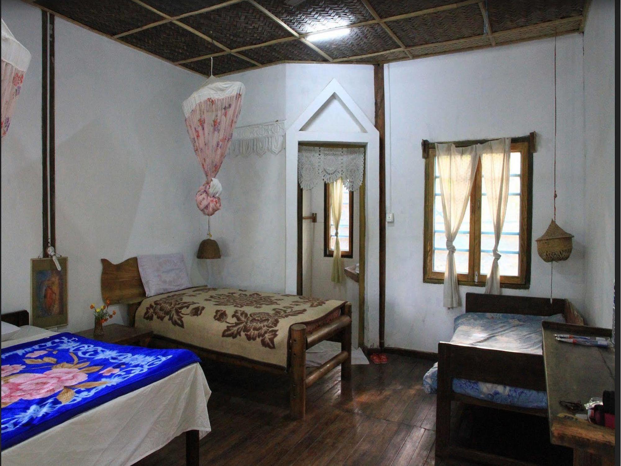 Prince Hotel Mrauk U Luaran gambar