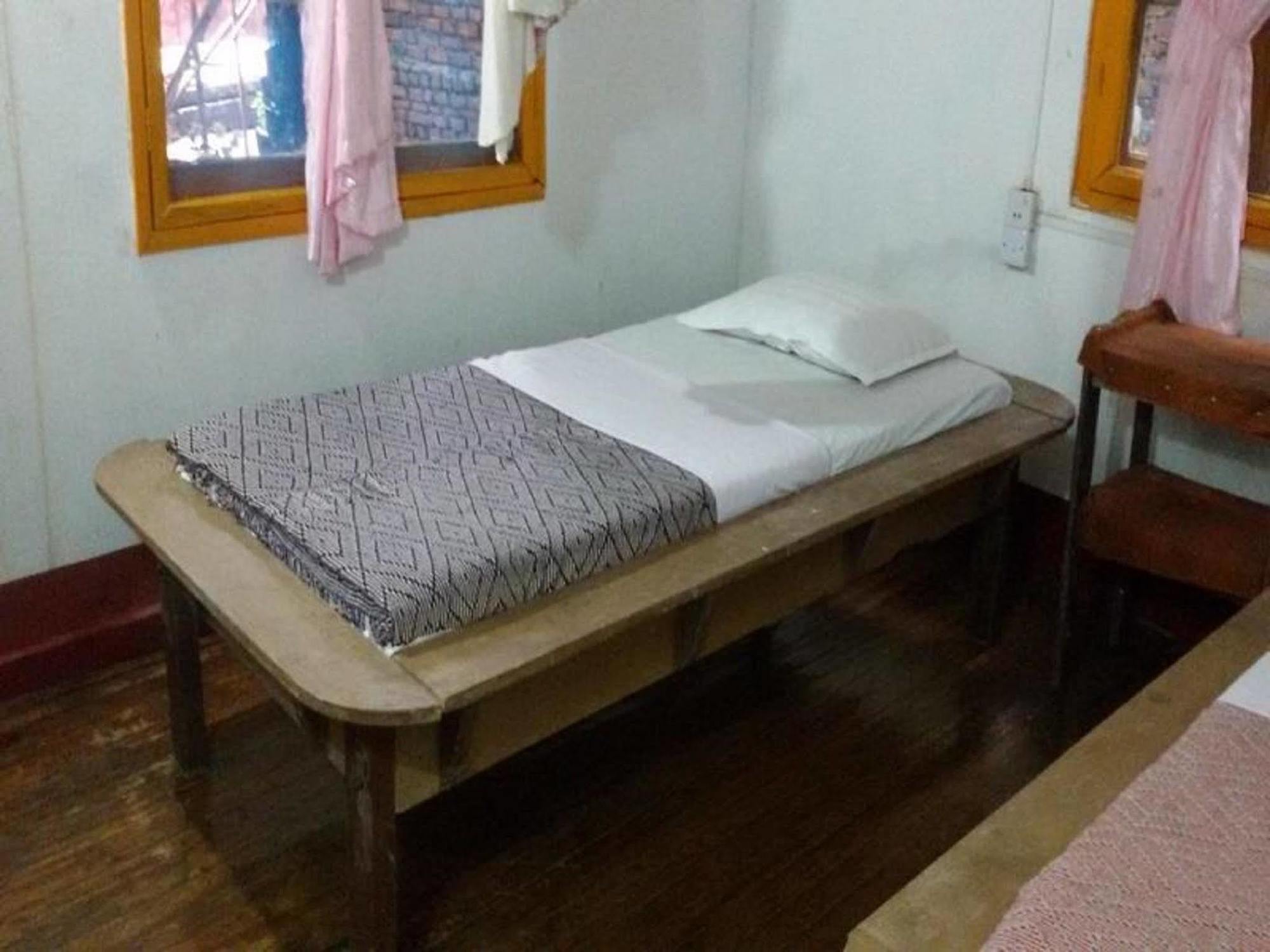 Prince Hotel Mrauk U Luaran gambar